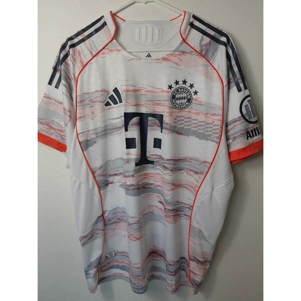 Adidas Men's FC Bayern Munich 25/26 Away Authentic Jersey - MÜLLER FAREWELL GAME